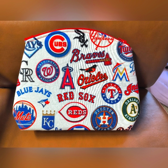 MLB Traditions Cotton Clutch/Makeup Bag - Picture 1 of 8